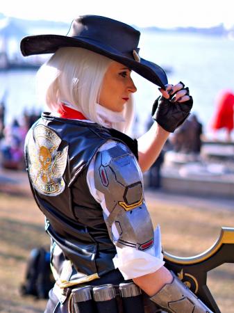 Ashe from Overwatch worn by Lady Ava